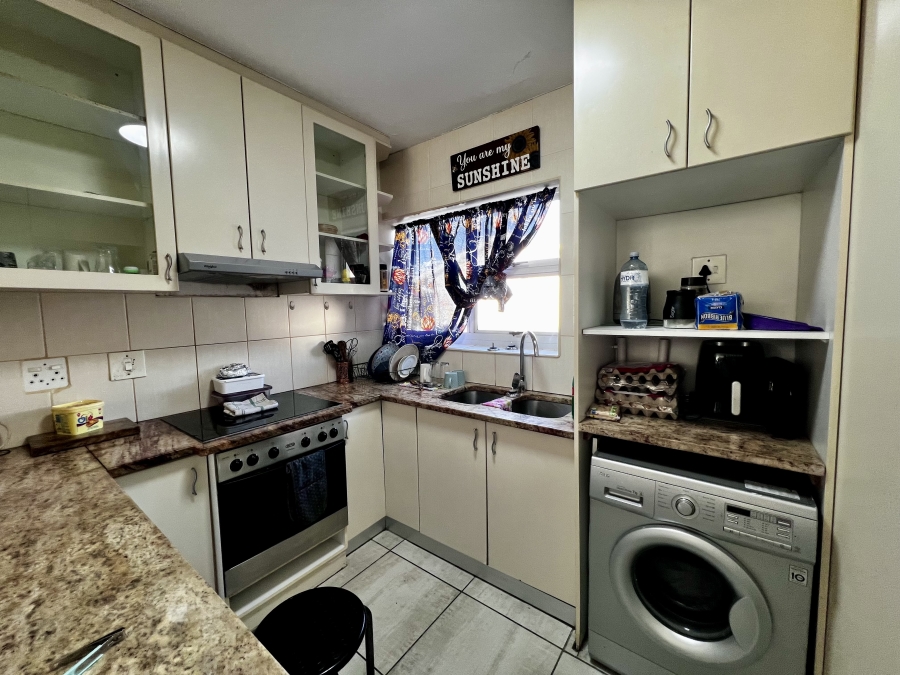 2 Bedroom Property for Sale in Table View Western Cape